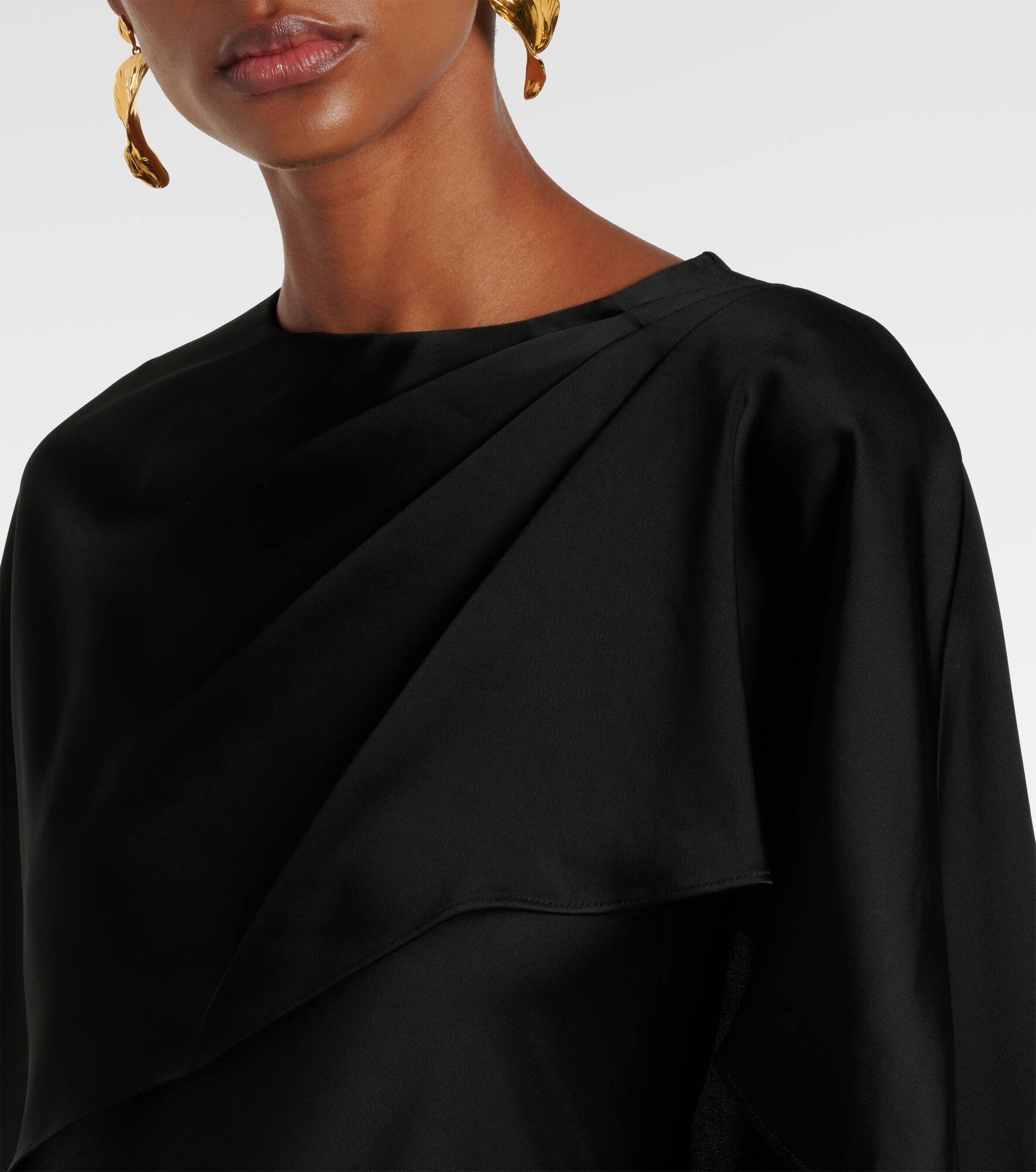 Izel satin gown - 4