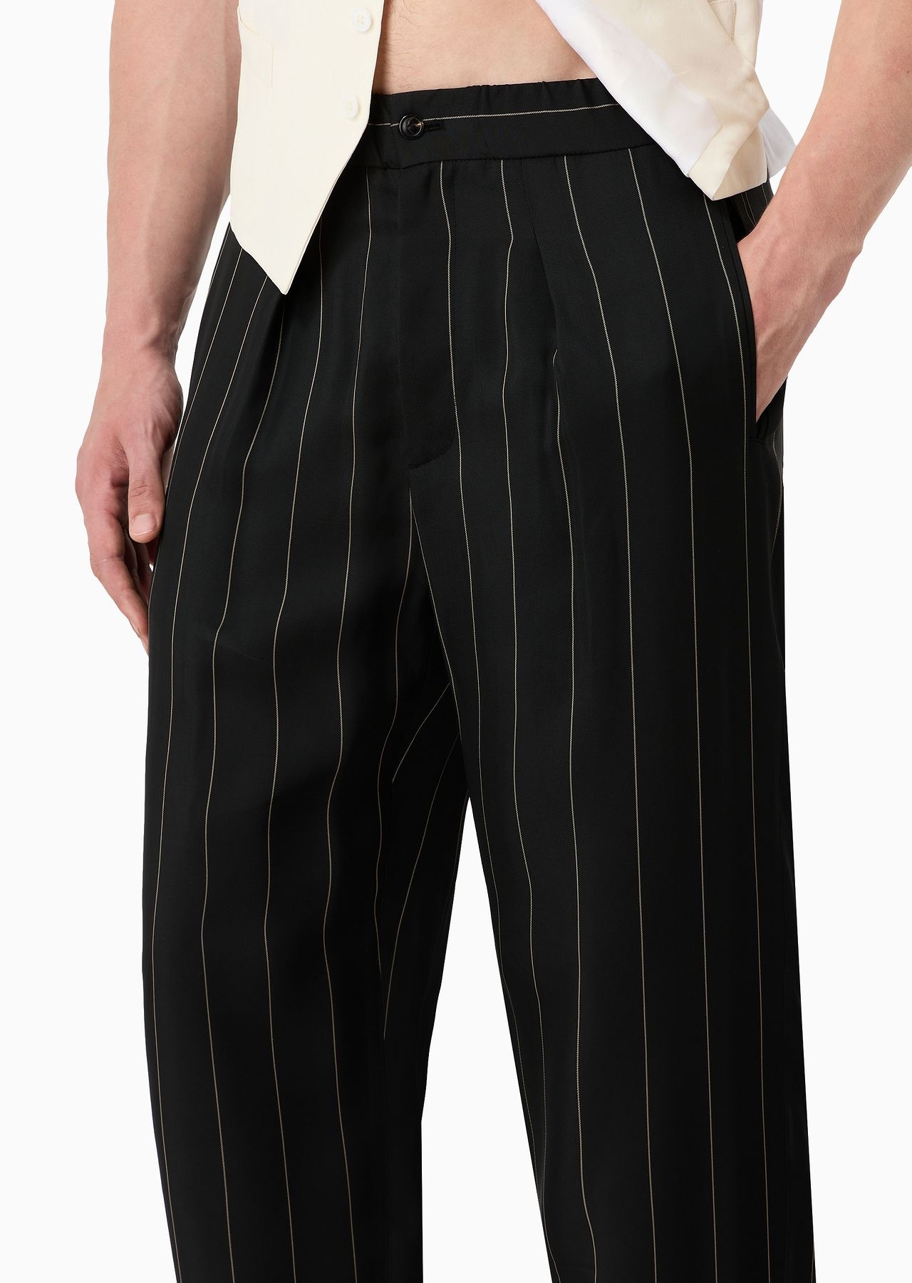 Pinstriped viscose single-pleat trousers - 5