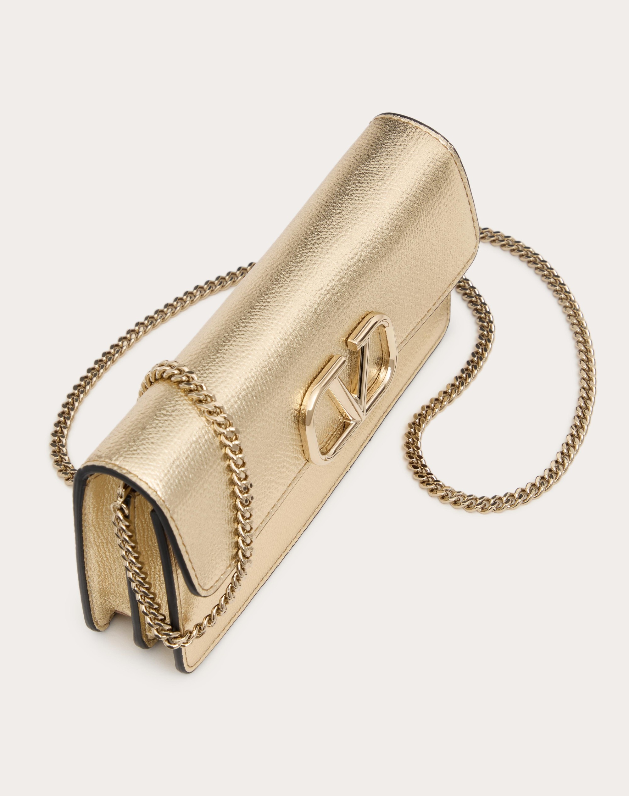 VLOGO SIGNATURE METALLIC GRAINY CALFSKIN WALLET WITH CHAIN - 6