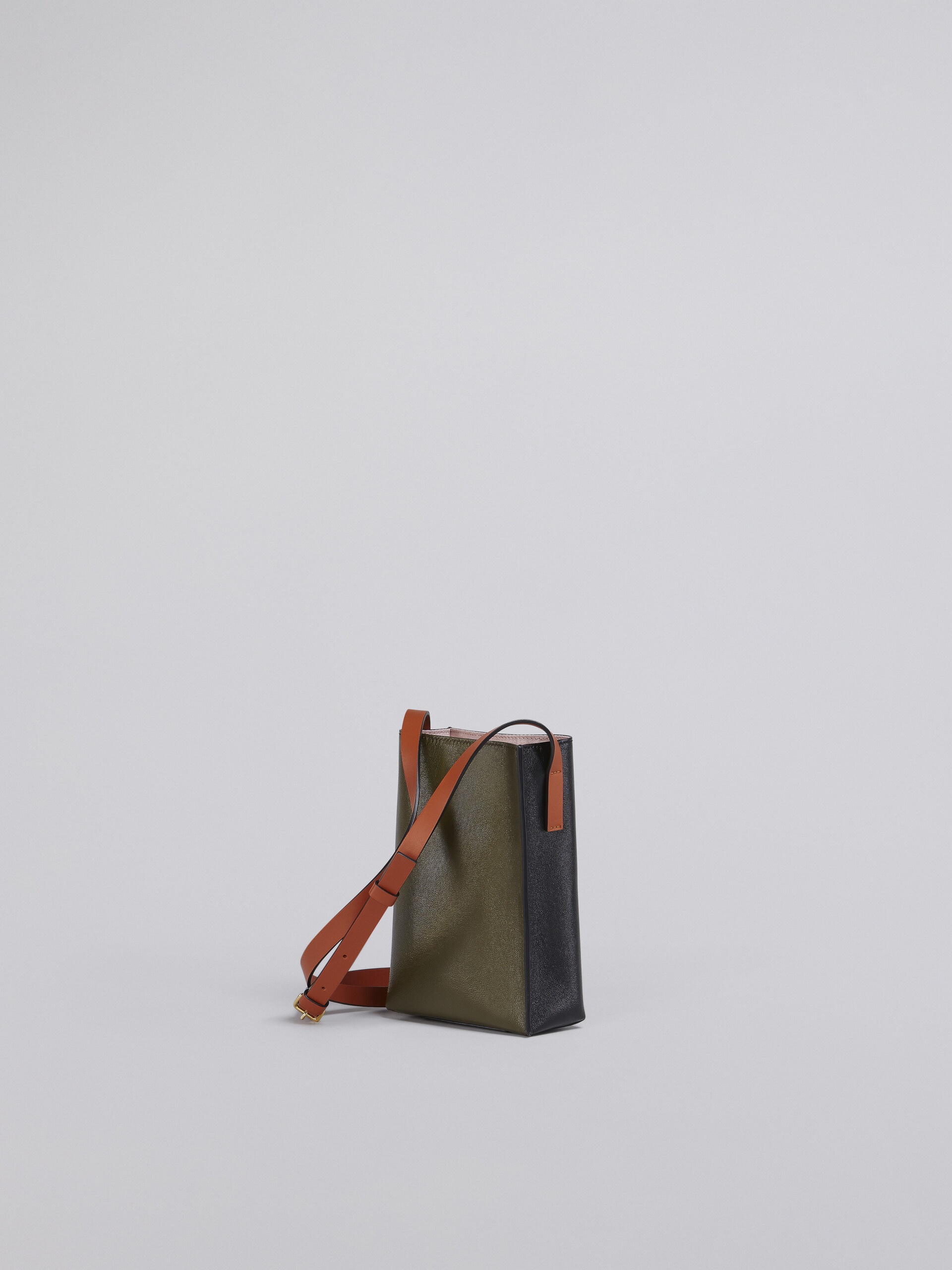 MUSEO SOFT NANO BAG IN BLACK AND GREEN LEATHER - 3