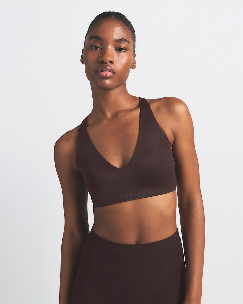 NikeSKIMS Shine Women's V-Neck Bra 1