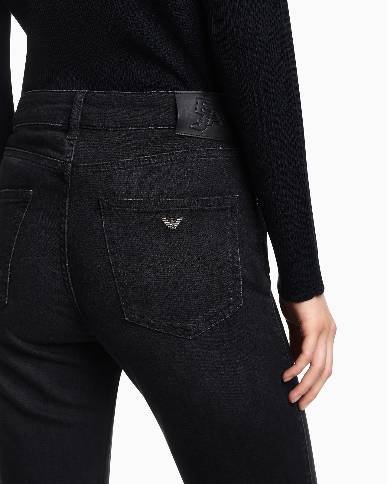 J47 MID-HIGH RISE JEANS WITH A FLARED LEG IN A WORN-LOOK STRETCH DENIM - 5