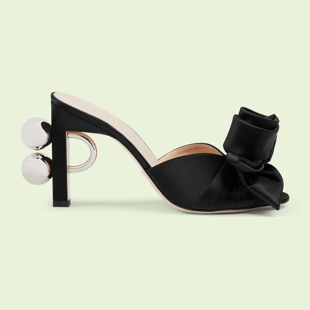 サンダル・ミュール GUCCI SANDAL WITH SATIN SPHERES GUCCI Women's sandal with spheres | REVERSIBLE