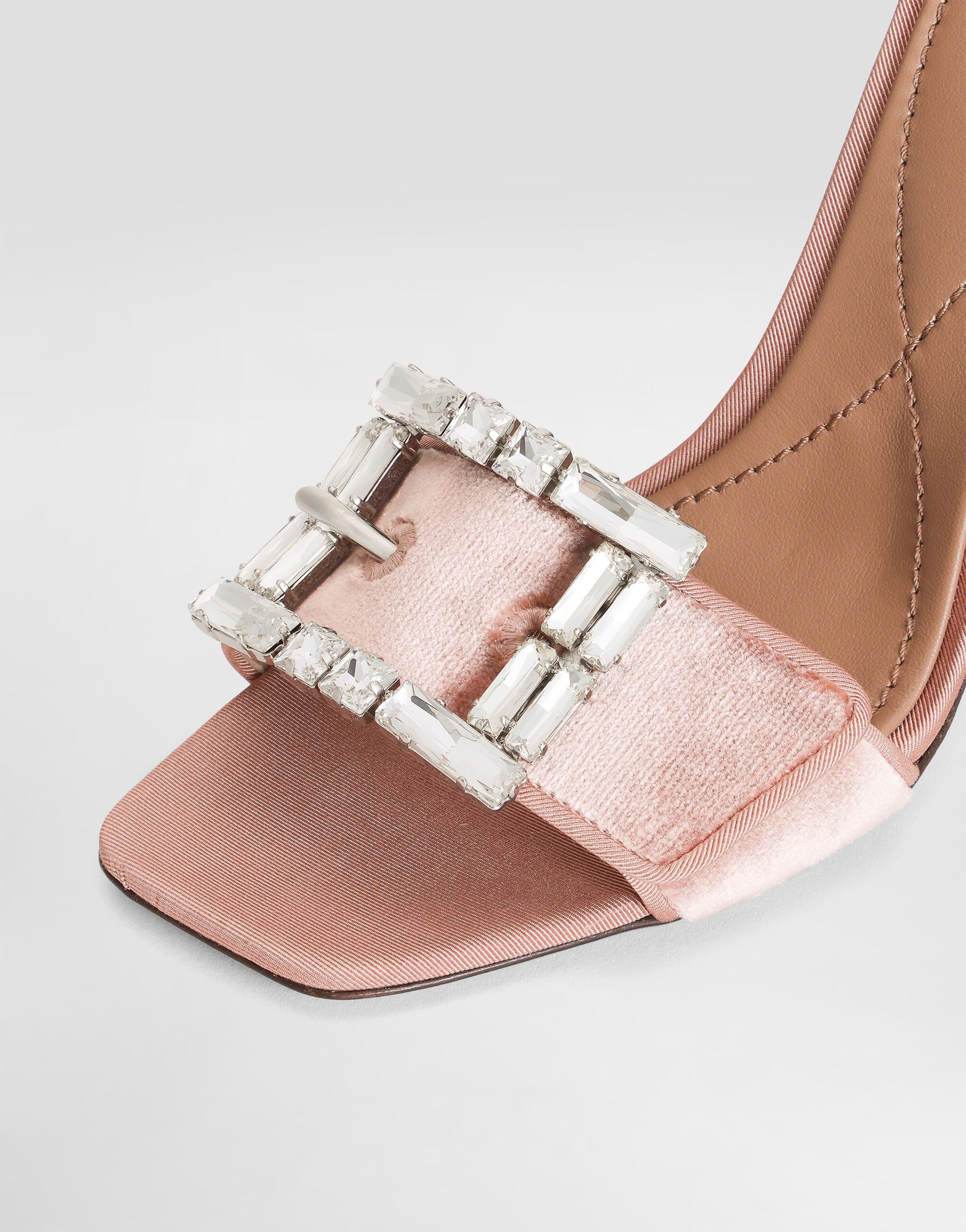 Velvet sandals with bejeweled buckle - 4