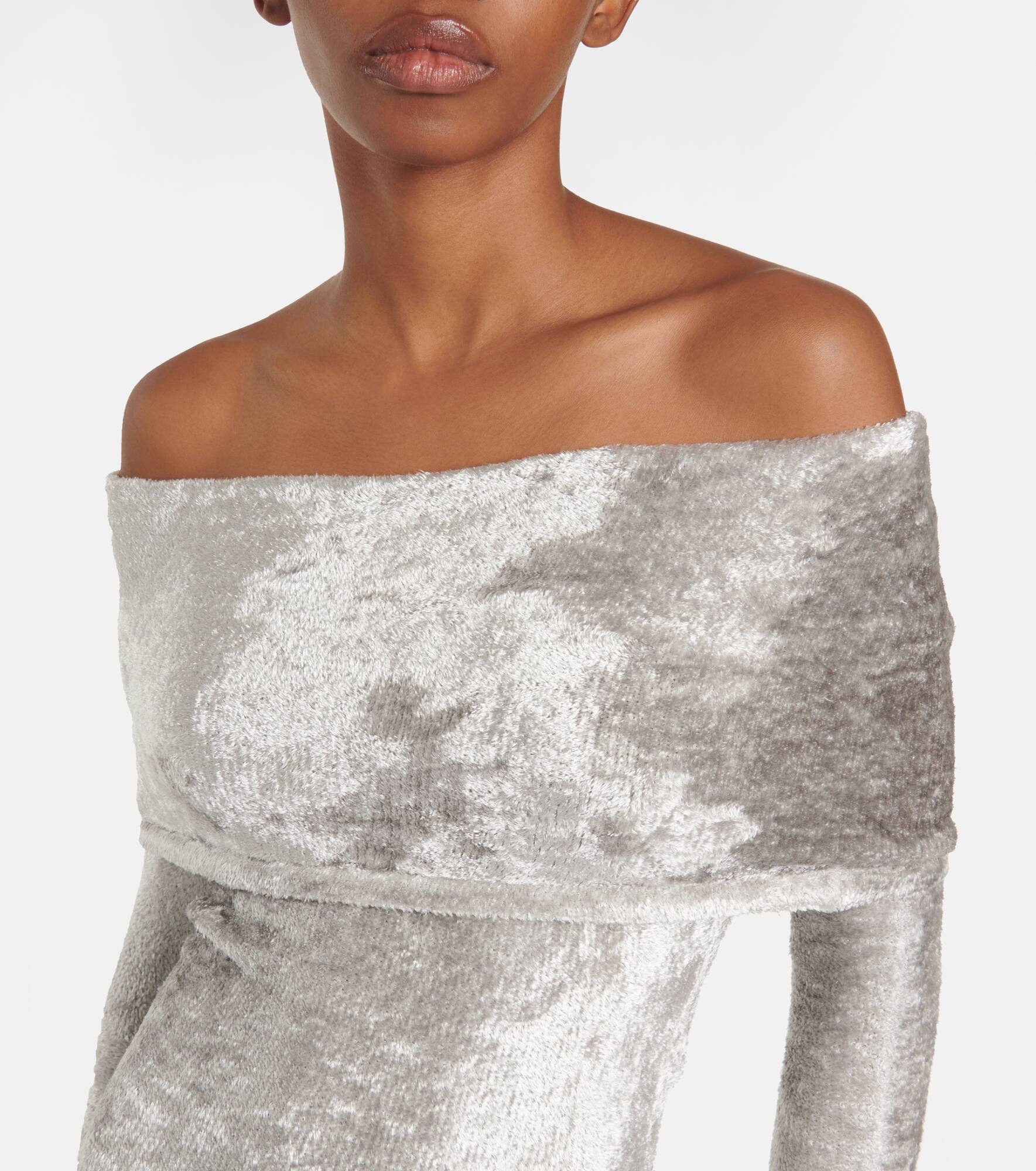 Off-shoulder velvet midi dress - 4