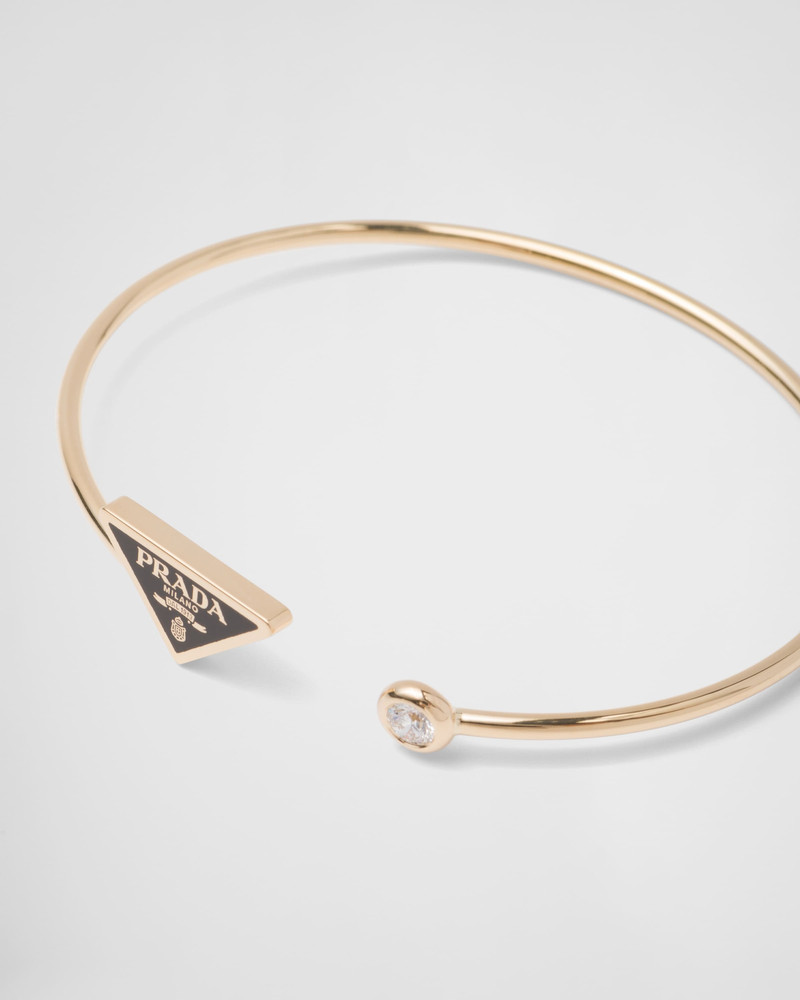 Eternal Gold bangle bracelet in yellow gold with diamond 3