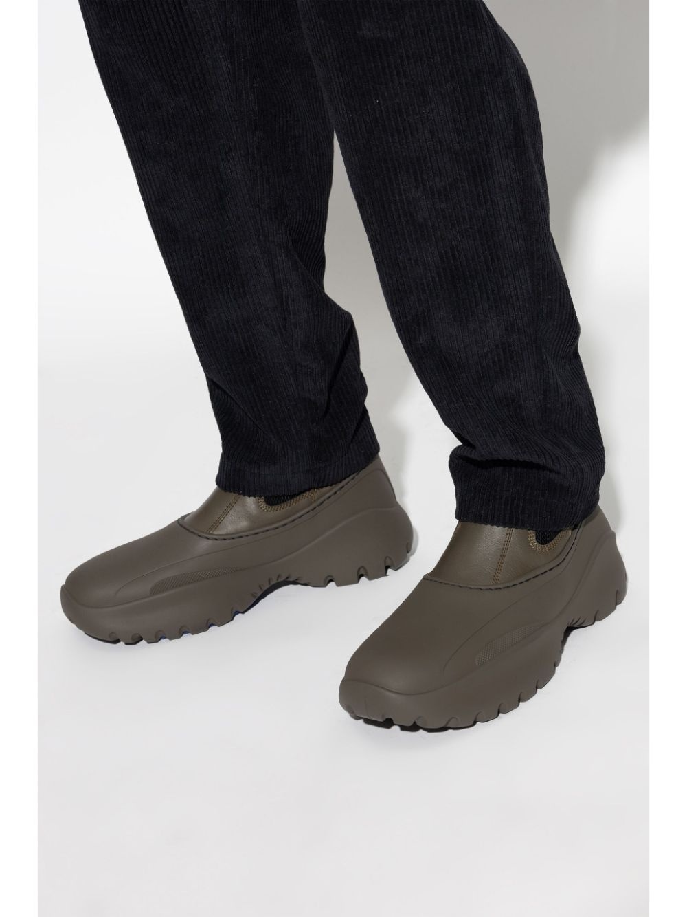 round-toe boots - 2