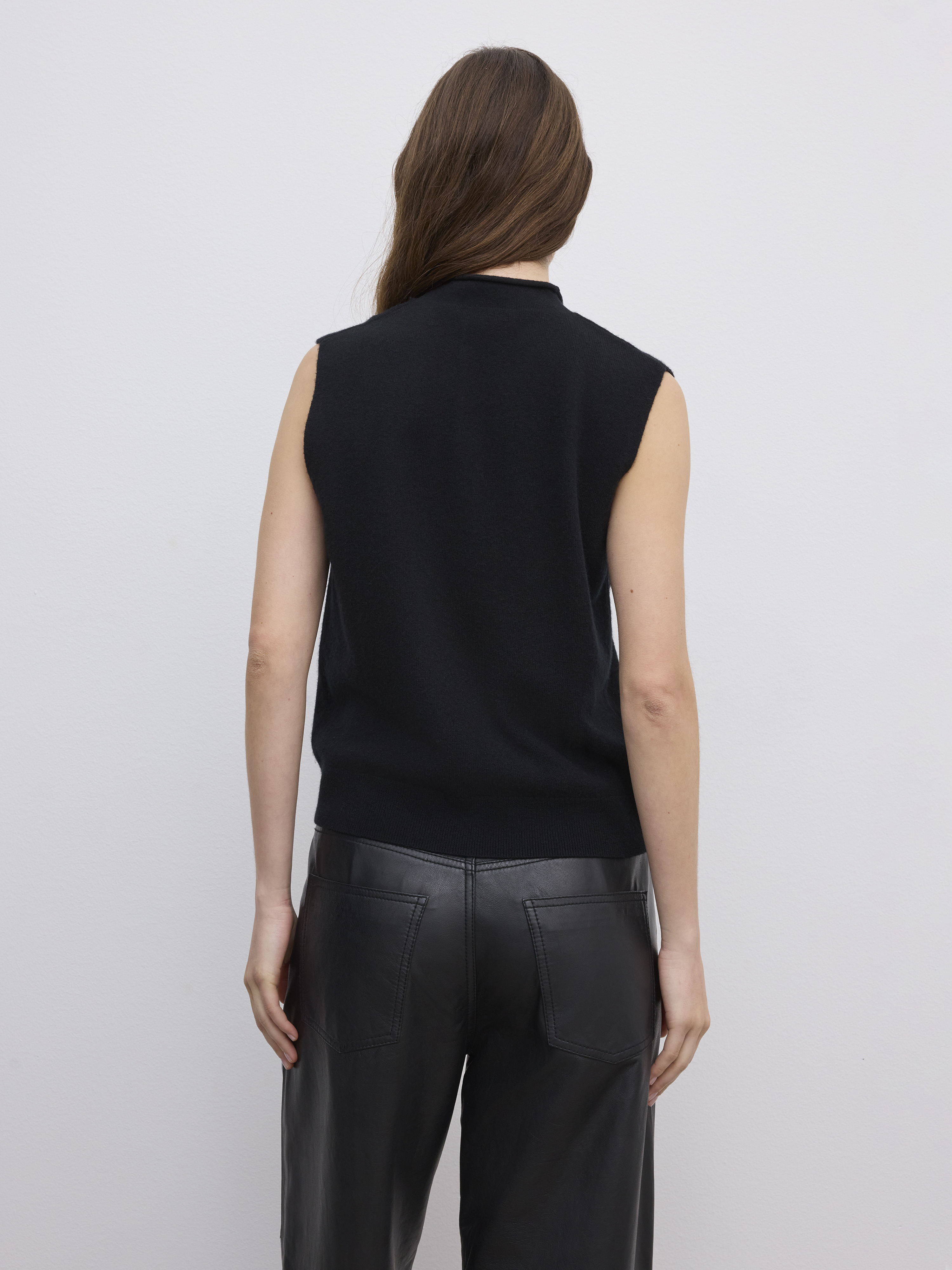 Sleeveless Knit Top - 5