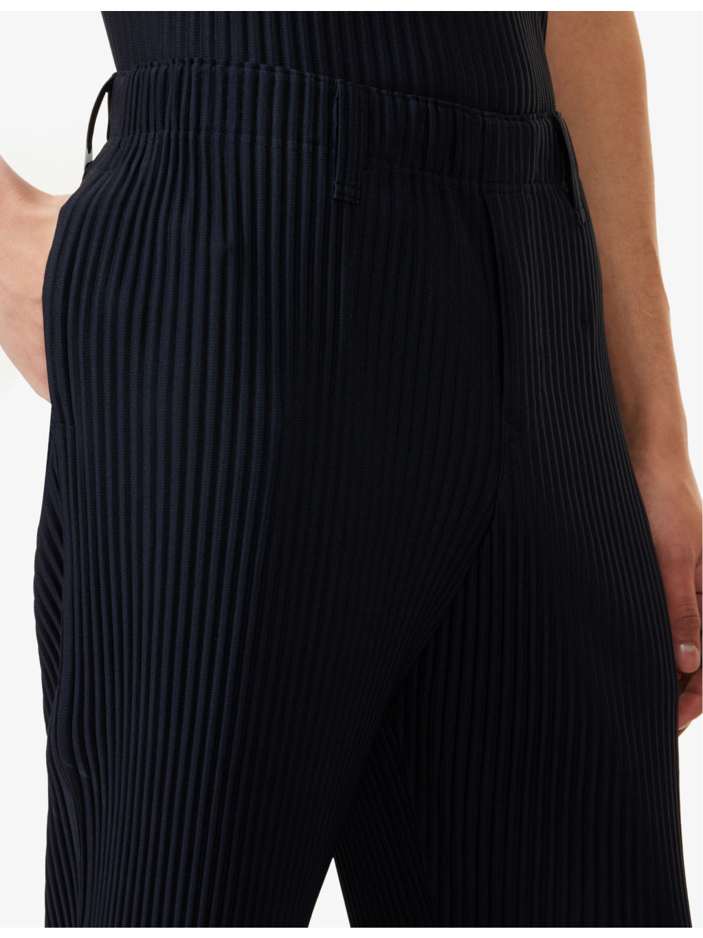 Regular-fit pleated knitted trousers - 5