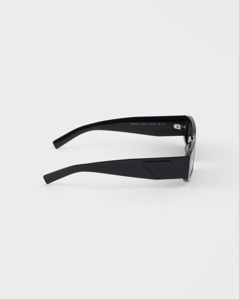 Sunglasses with triangle logo 4