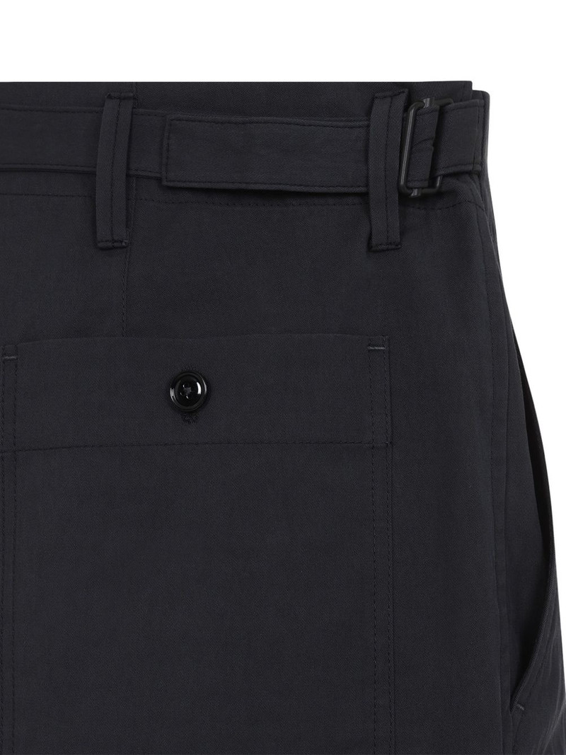 button-fastening trousers 3