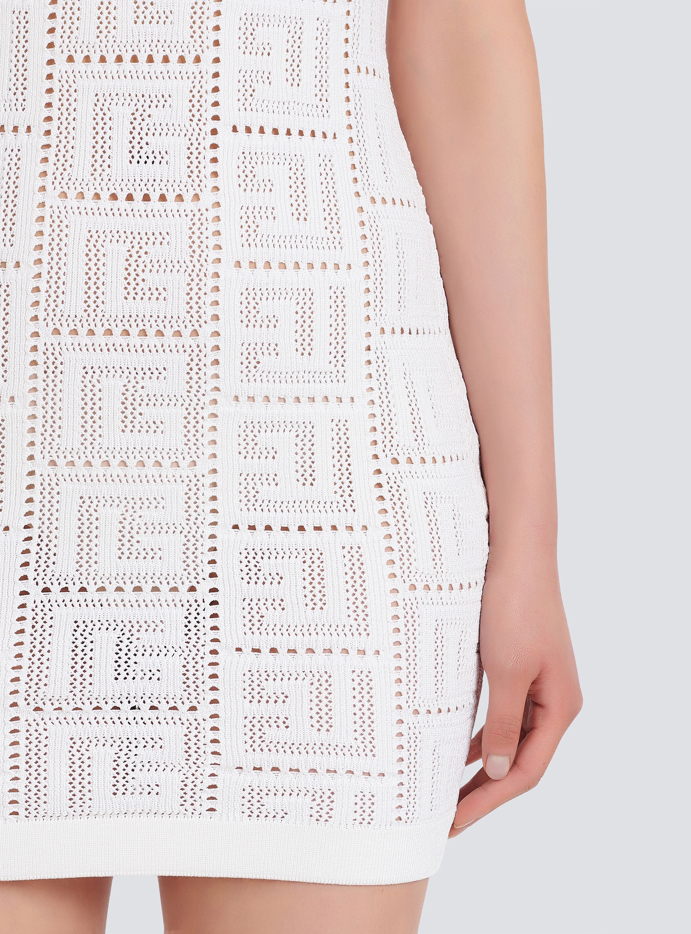 Short eco-designed knit dress with Balmain monogram - 8