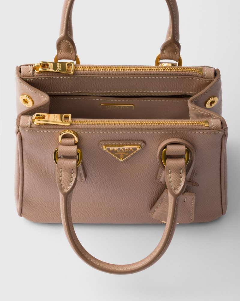 Prada 갤러리 Saffiano 가죽 미니 백 4