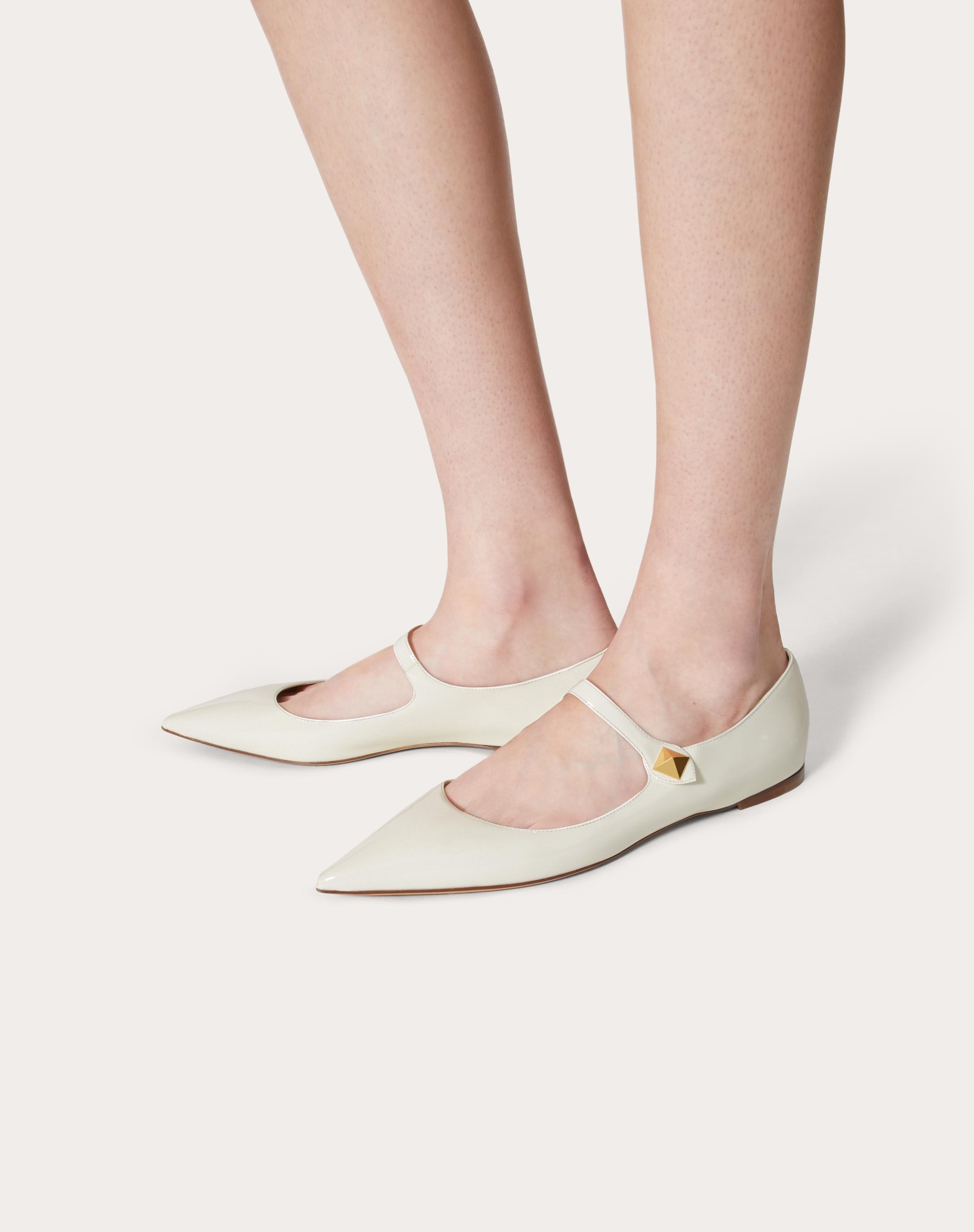 VALENTINO の靴♪ ★ TIP TOE BALLERINA★ 多色 Valentino Garavani Tiptoe Patent Leather Ballerinas | White