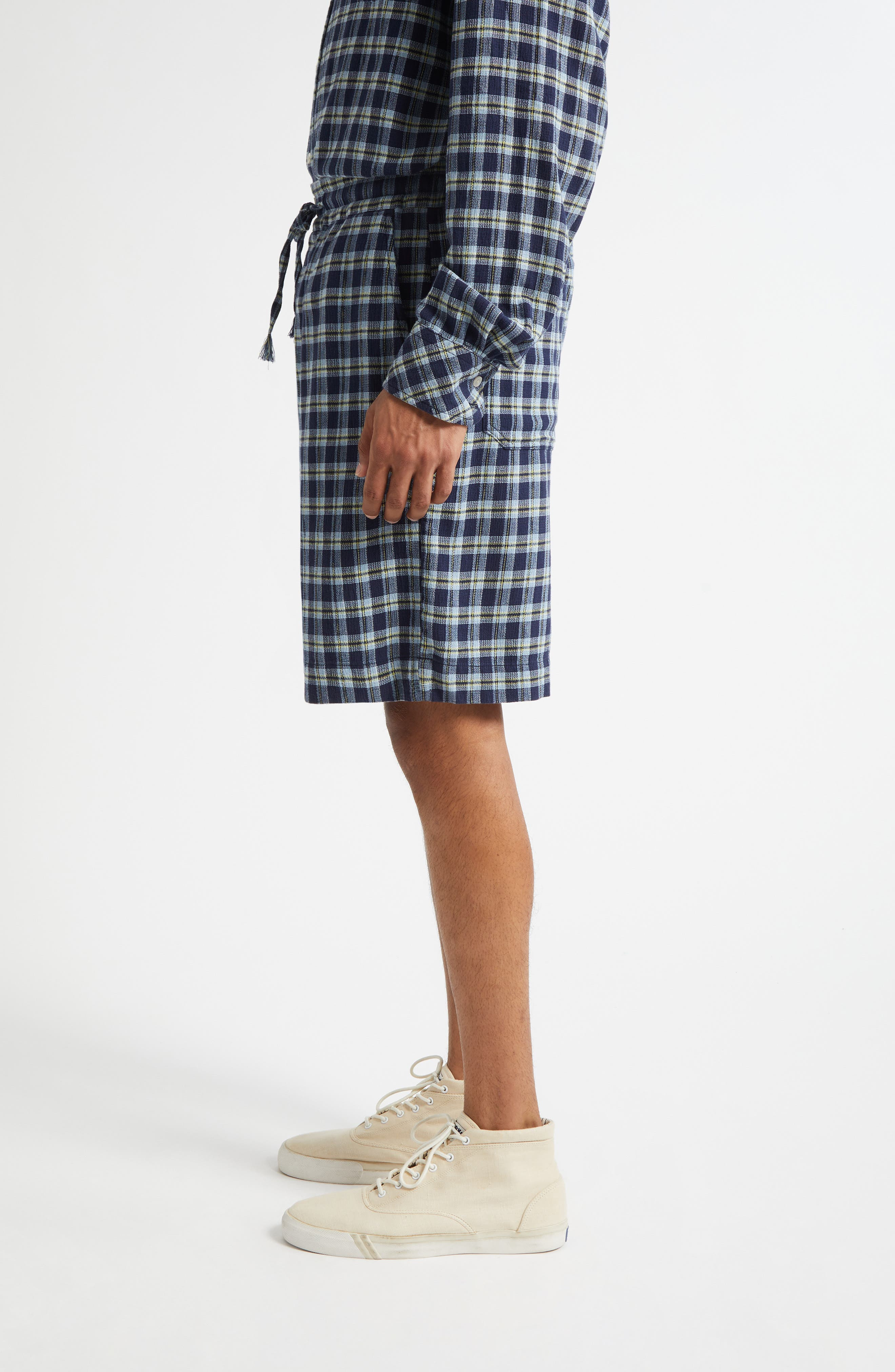 The Elder Statesman Dune Plaid Fringe Cotton Drawstring Beach Shorts in Navy at Nordstrom - 4
