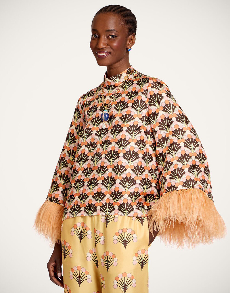 La DoubleJ Make An Exit Top outlook