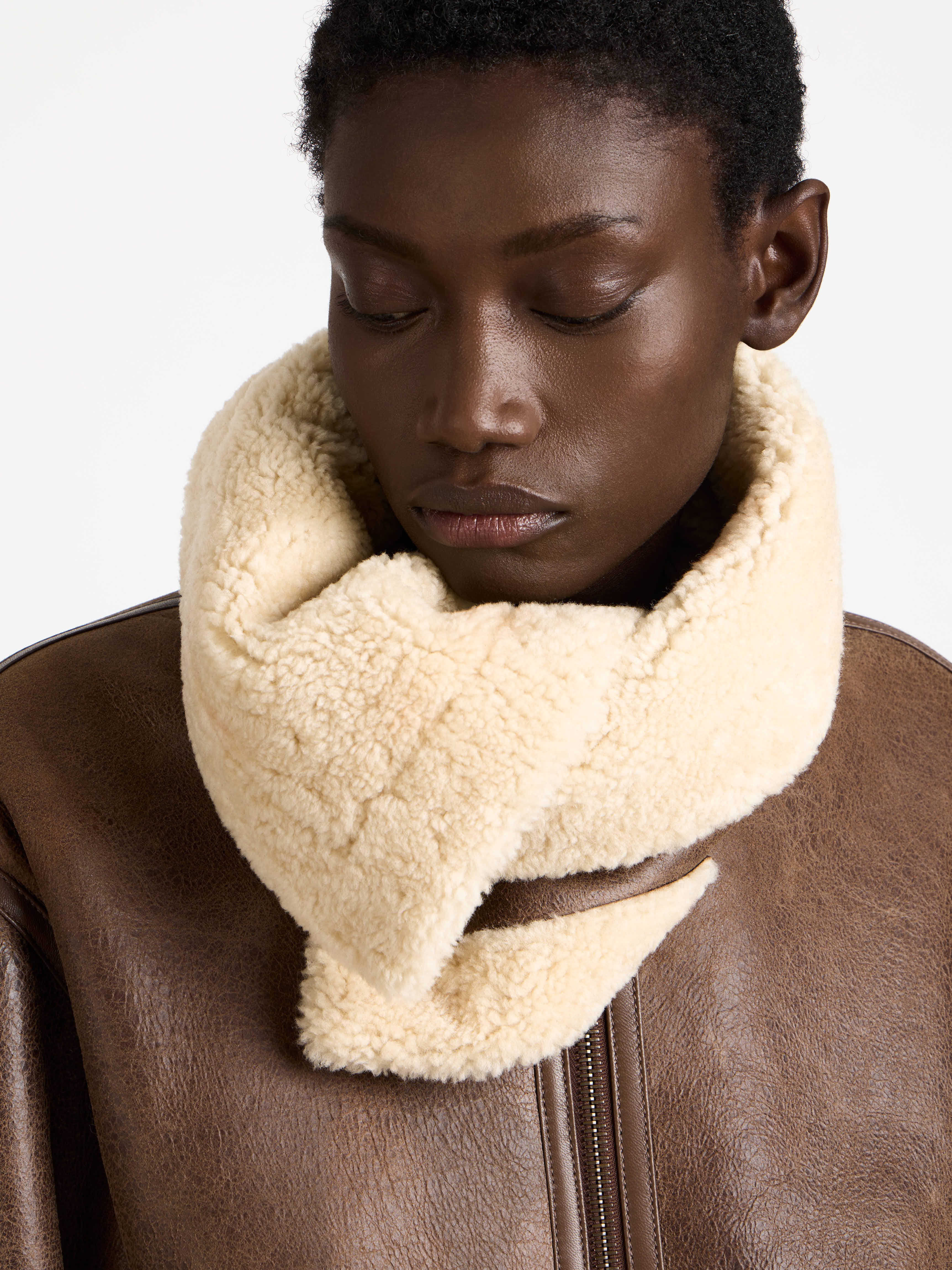 WOMENS SHEARLING LEATHER JACKET IN BROWN - 6