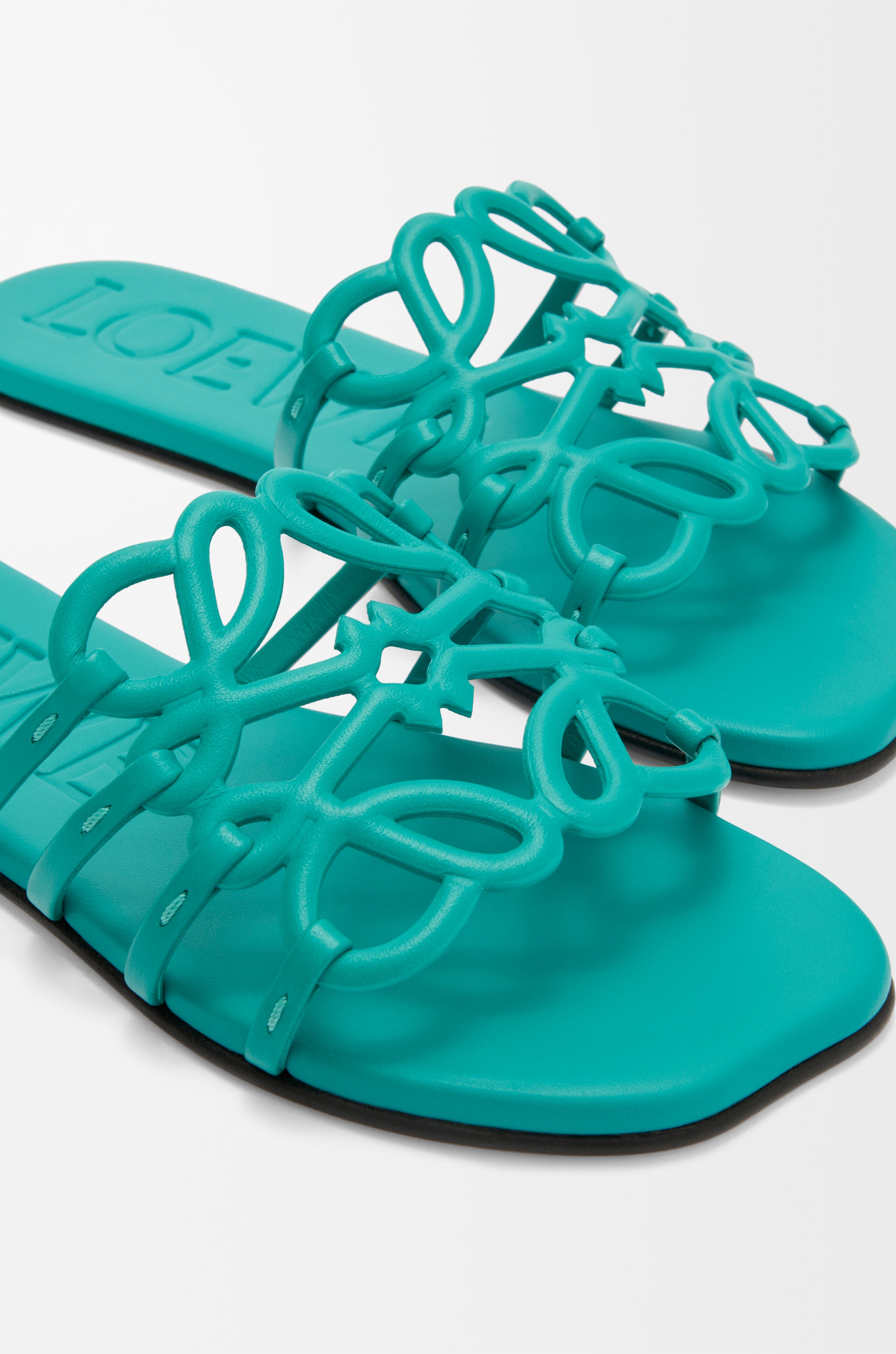 Petal Anagram slide in soft calfskin - 5