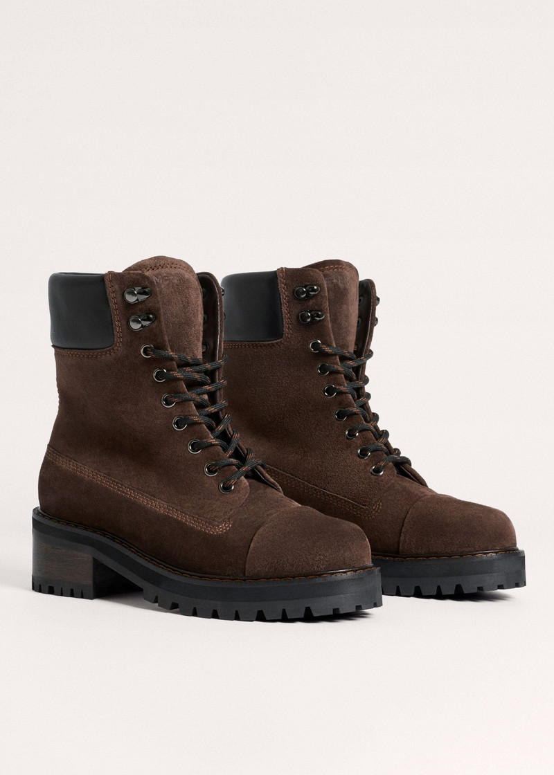 Hiking Boot 4