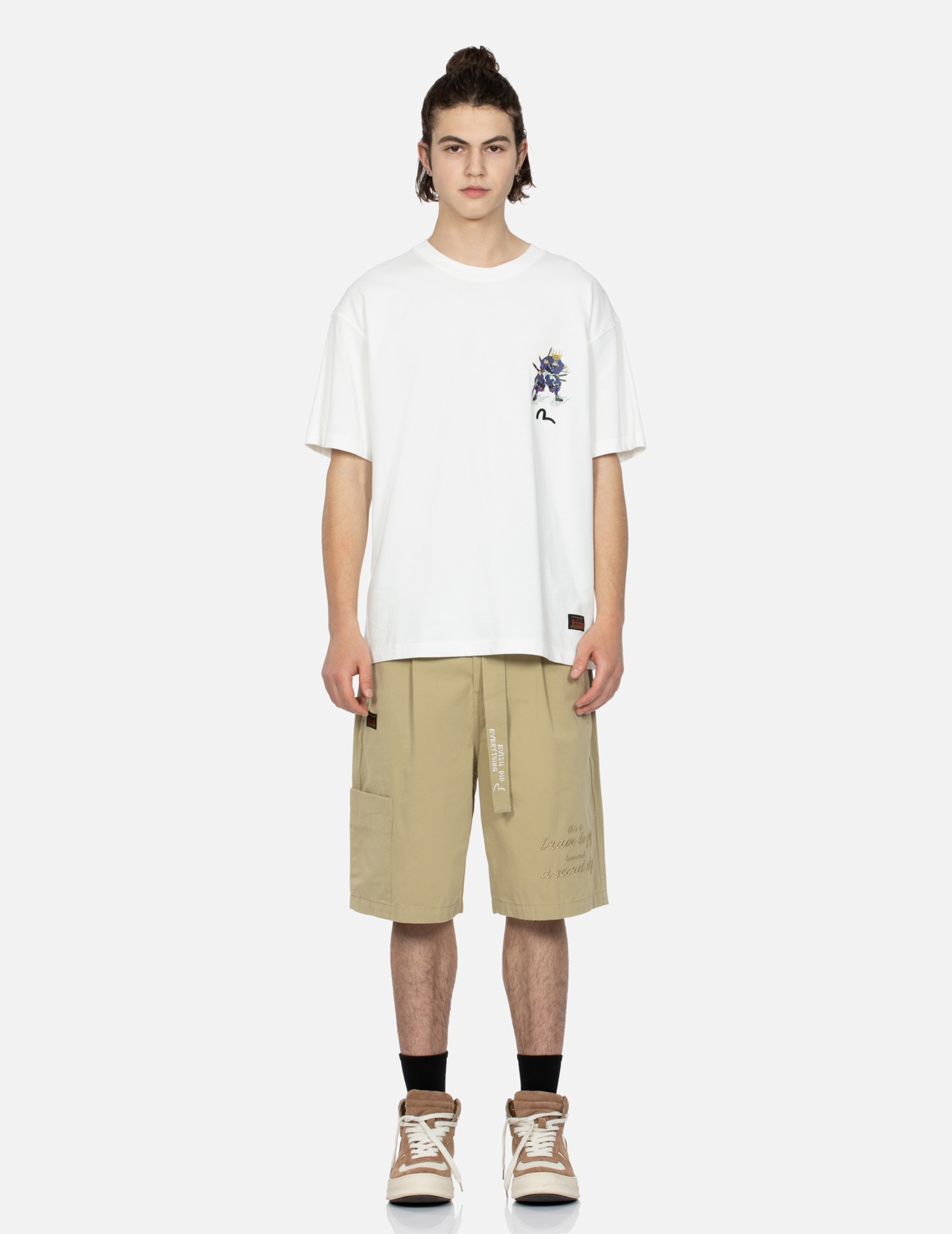 TONE-ON-TONE KAMON AND SLOGAN EMBROIDERY CARGO SHORTS - 6