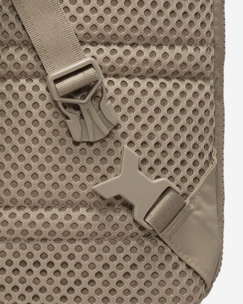 Nike Sportswear Essentials Sling Bag (8L) 8