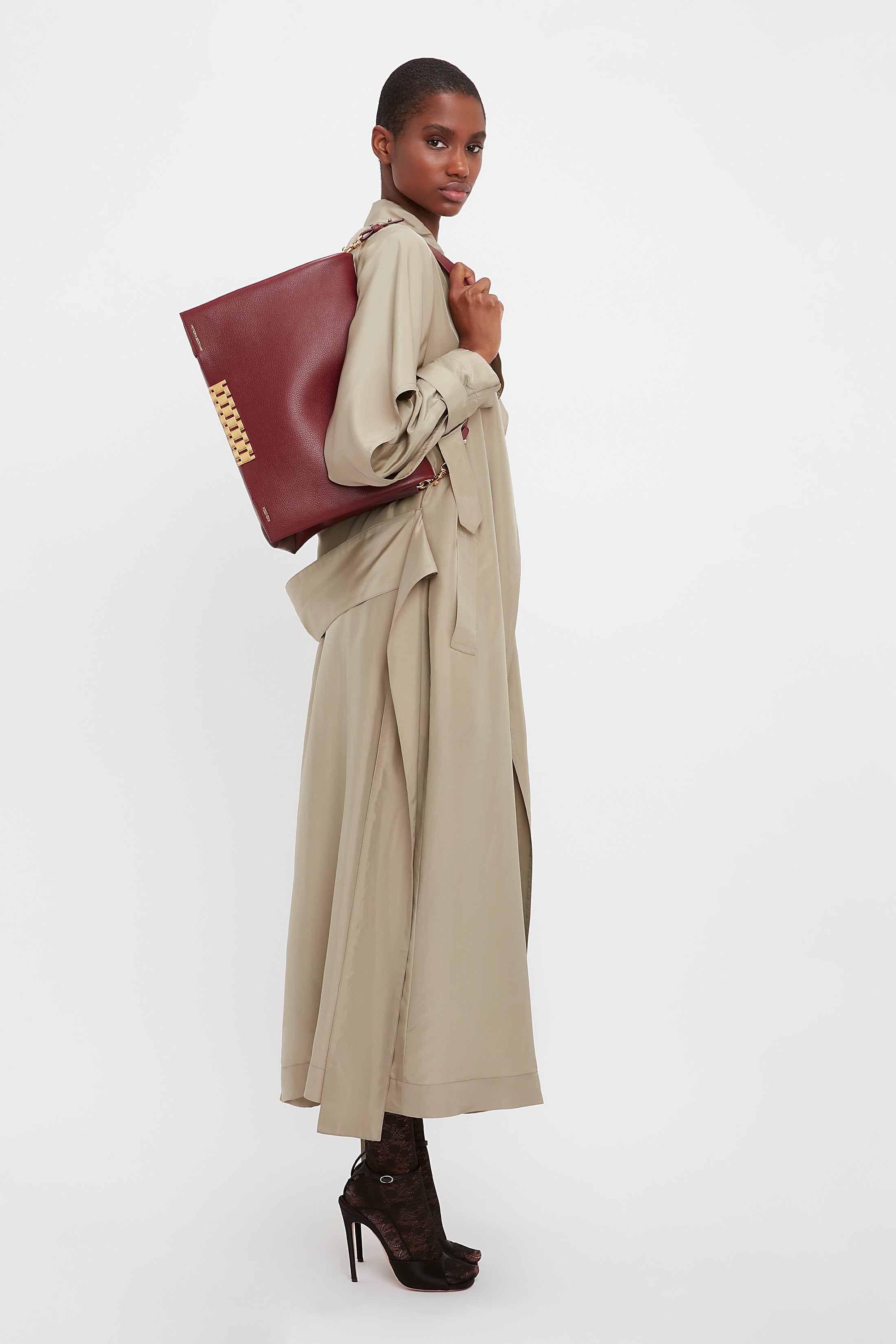 Pleated Back Fluid Trench Coat In Lichen Green - 10