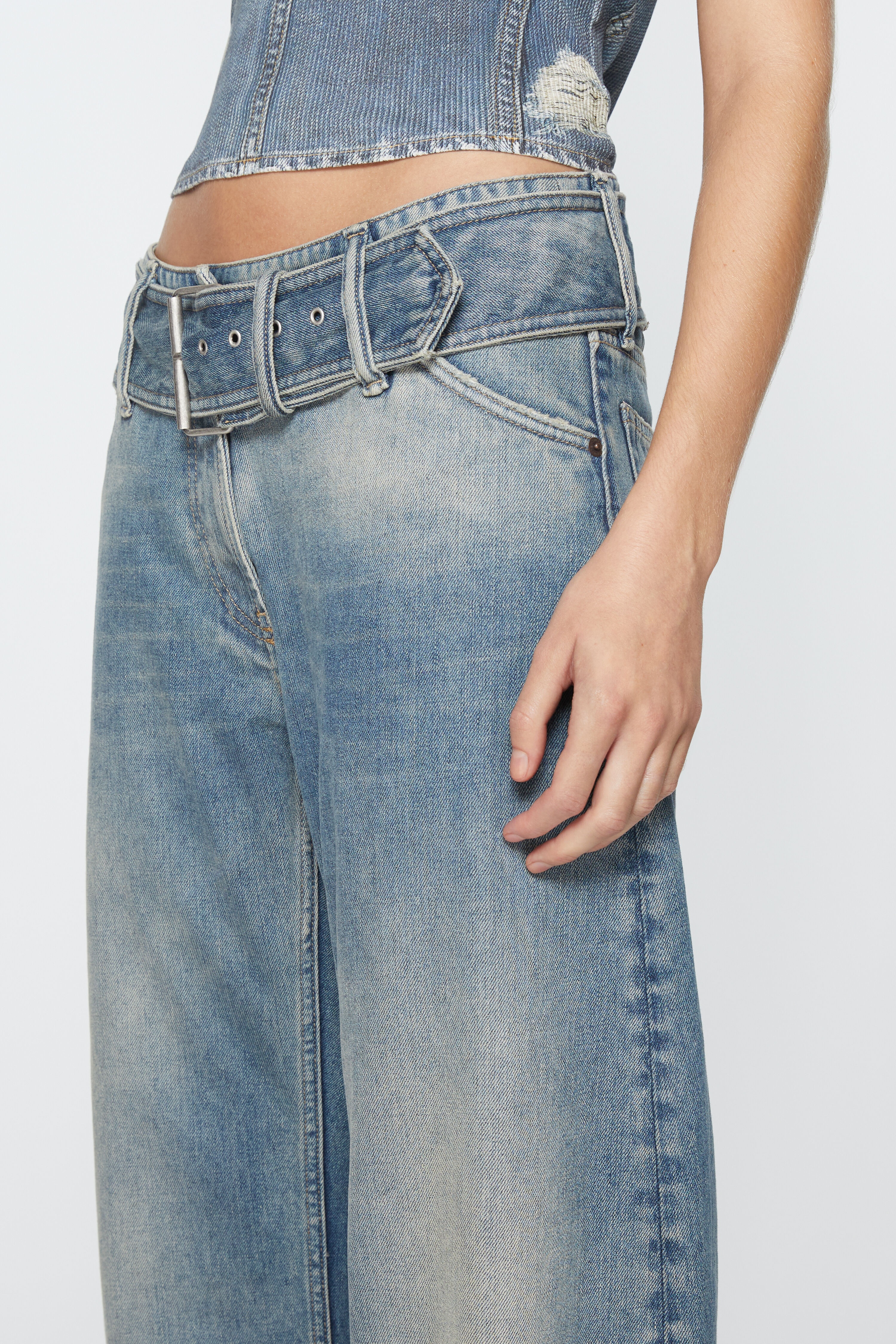 Belted jeans - Relaxed fit - Mid Blue - 7
