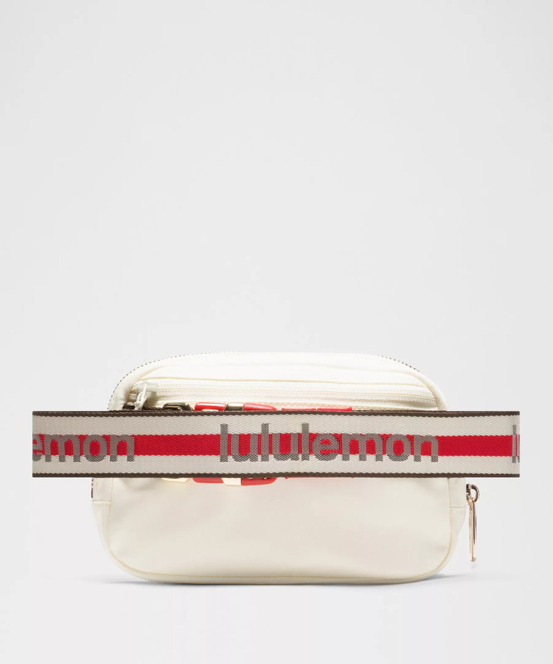Everywhere Belt Bag 1L *Striped Wordmark 3
