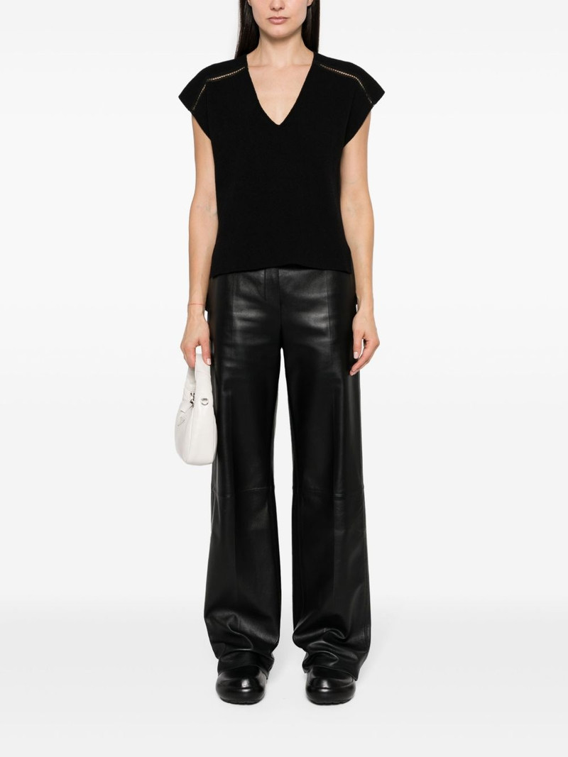 AERON Hybrid V-neck top outlook