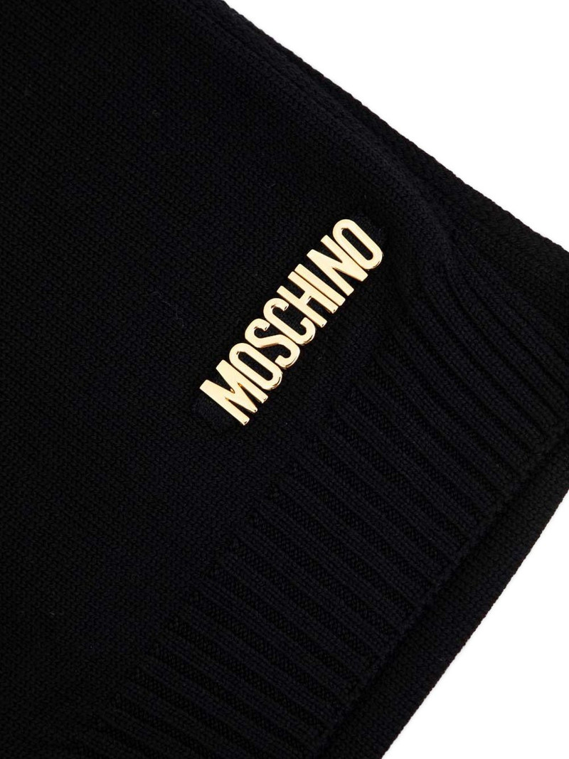 logo-detail scarf 3