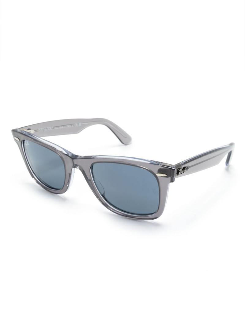 Ray-Ban wayfarer-frame sunglasses outlook