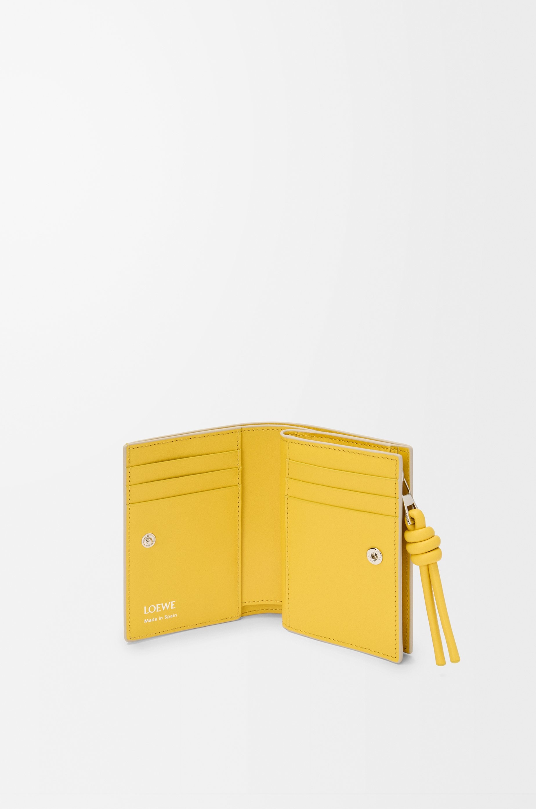 Knot compact wallet in shiny nappa calfskin - 2