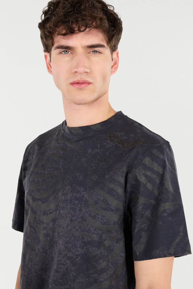 T-Shirt With Animal Print 6