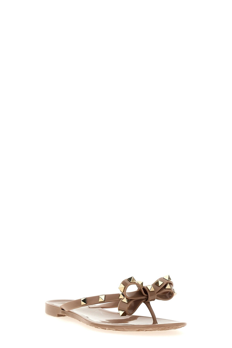 Valentino Valentino Garavani 'Rockstud' thong sandals outlook