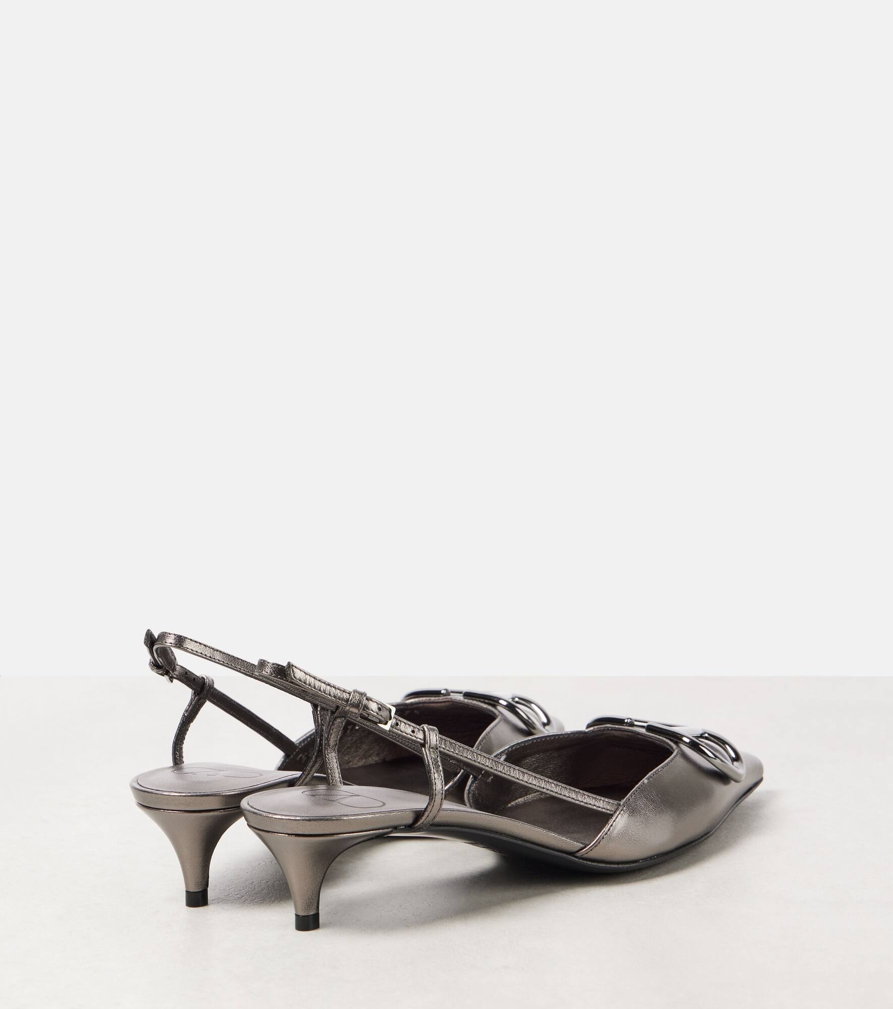 VLogo Signature leather slingback pumps - 2