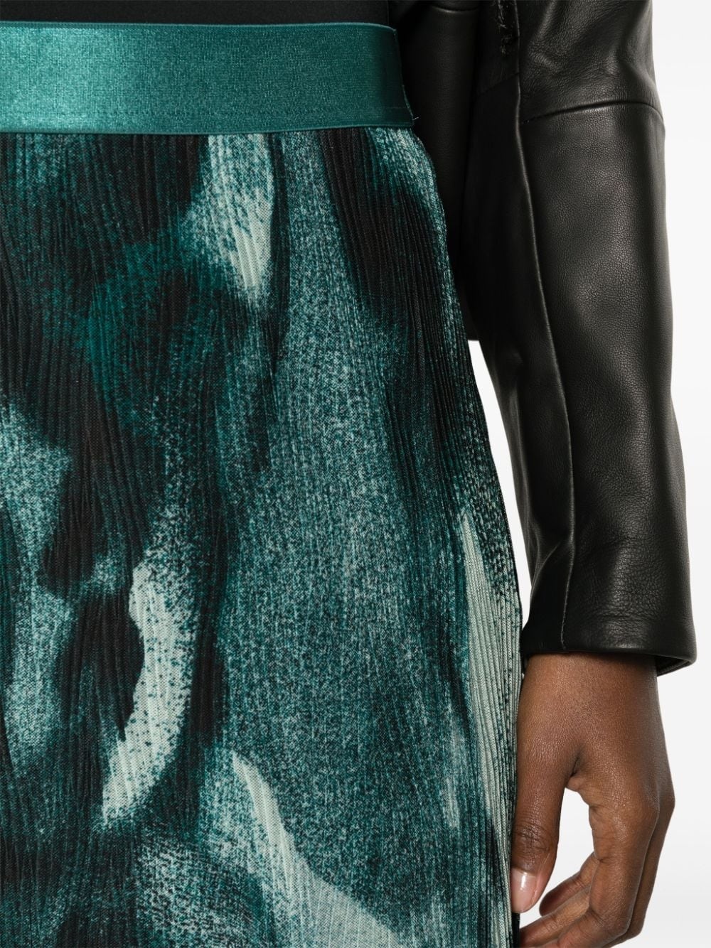Evibelle abstract-print pleated skirt - 5
