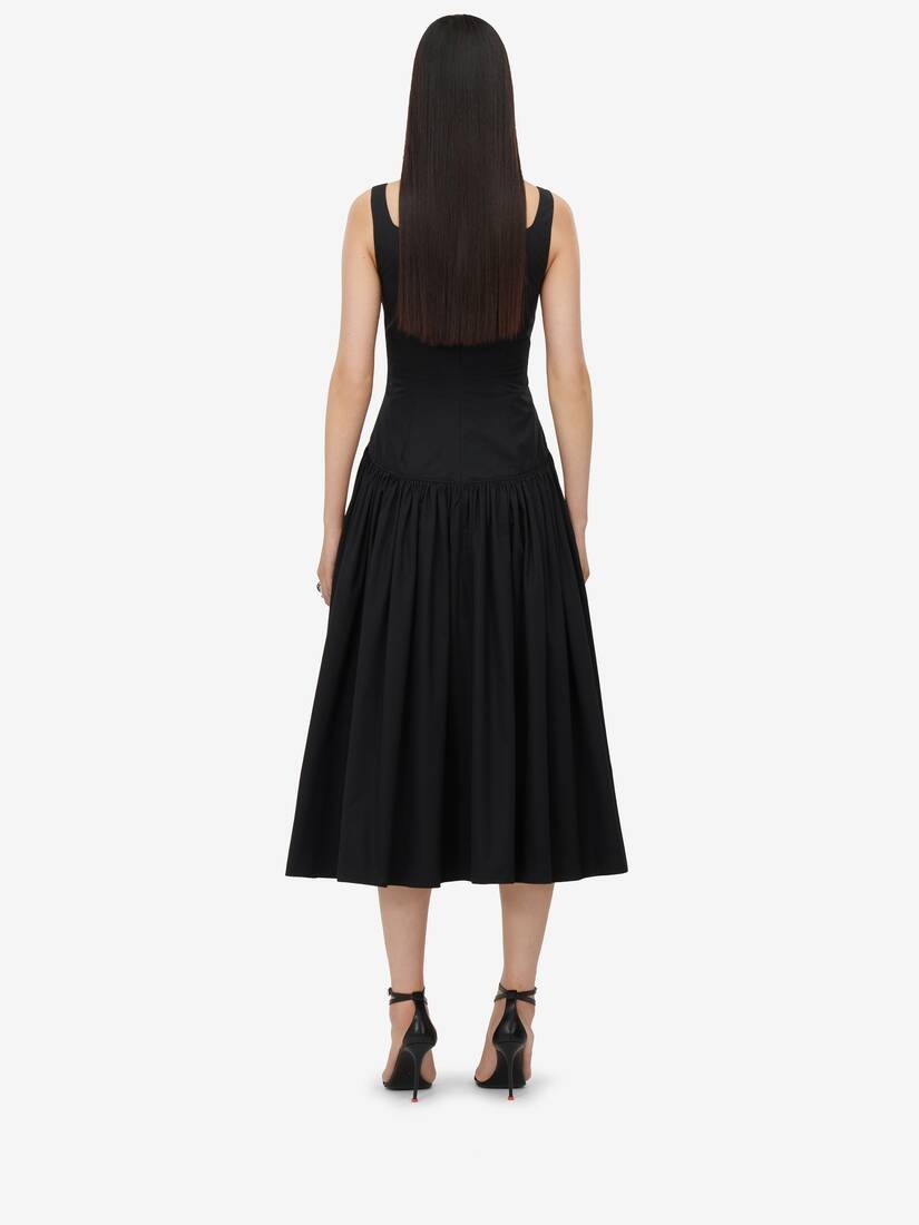 Women's Sweetheart Neckline Midi Dress in Black - 4