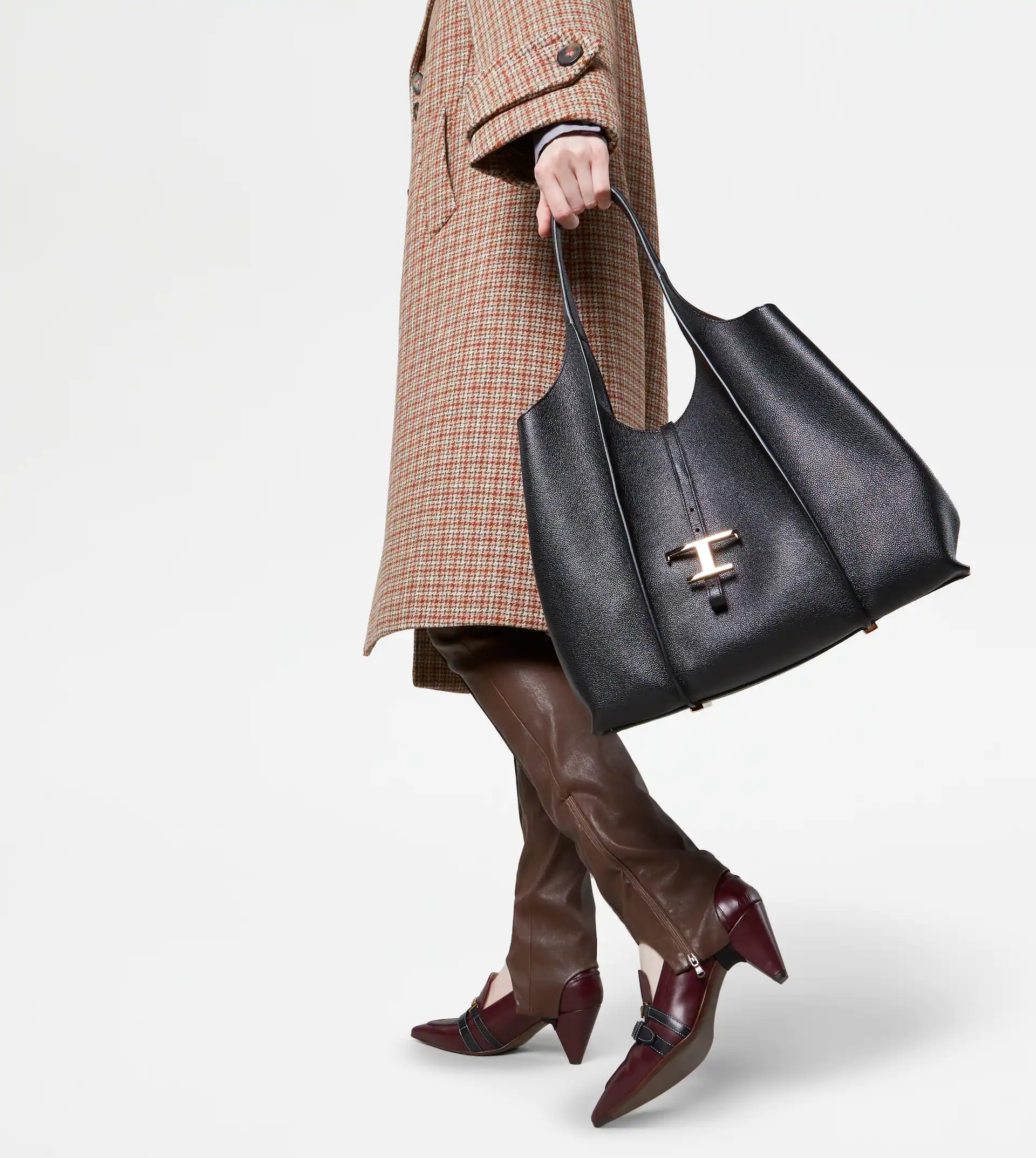 T TIMELESS SHOPPING BAG IN LEATHER MEDIUM - BLACK - 2