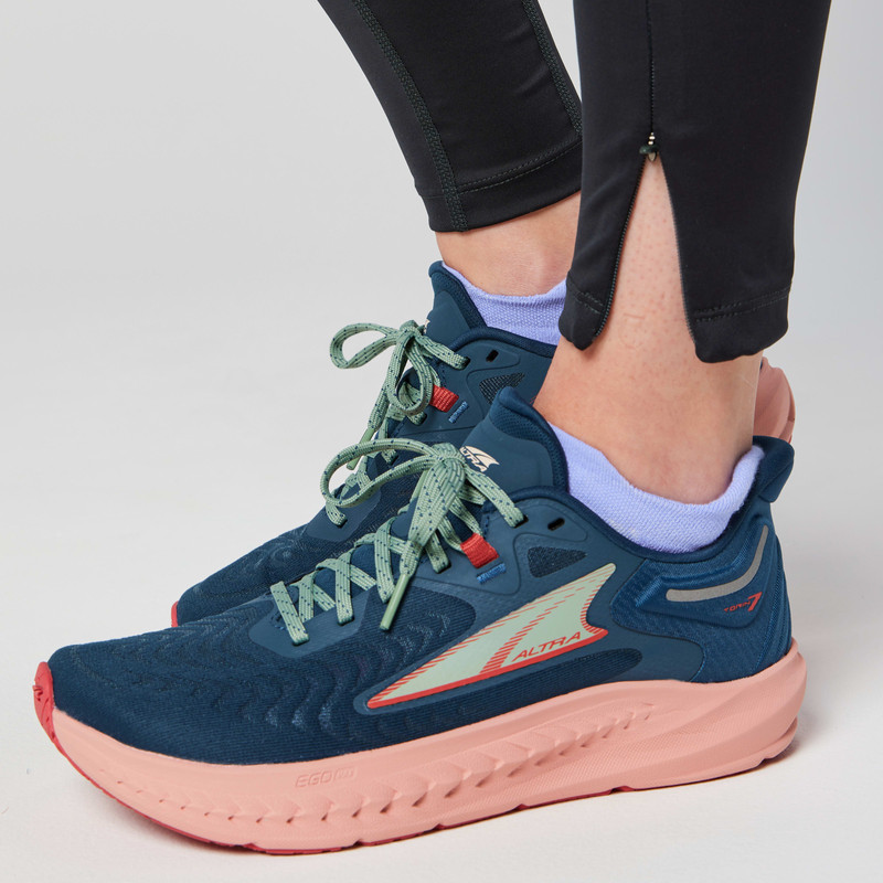 Women's Core Crop Tight 6