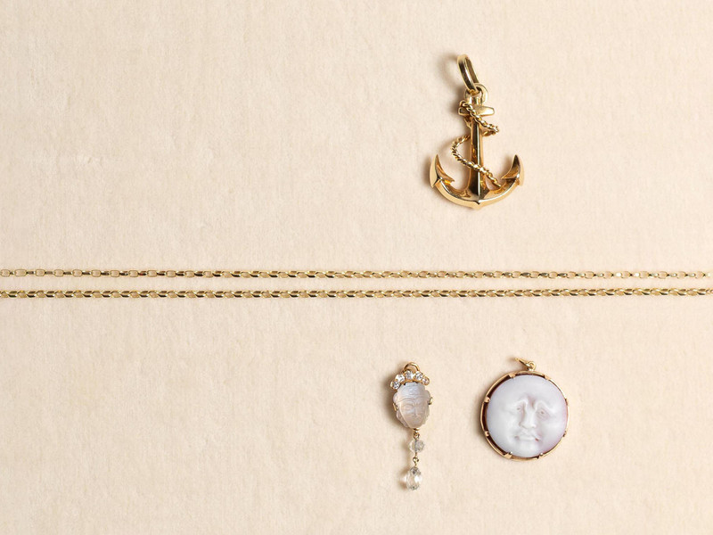 MOONSTONE DIAMOND PENDANT IN 18kt GOLD 4