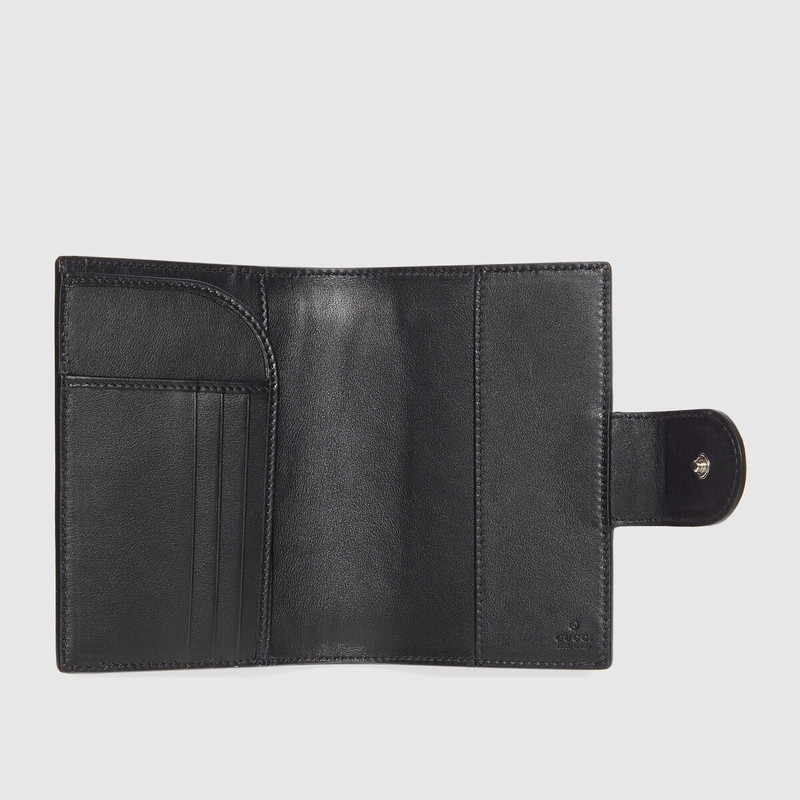 GUCCI Crocodile passport case with Double G outlook