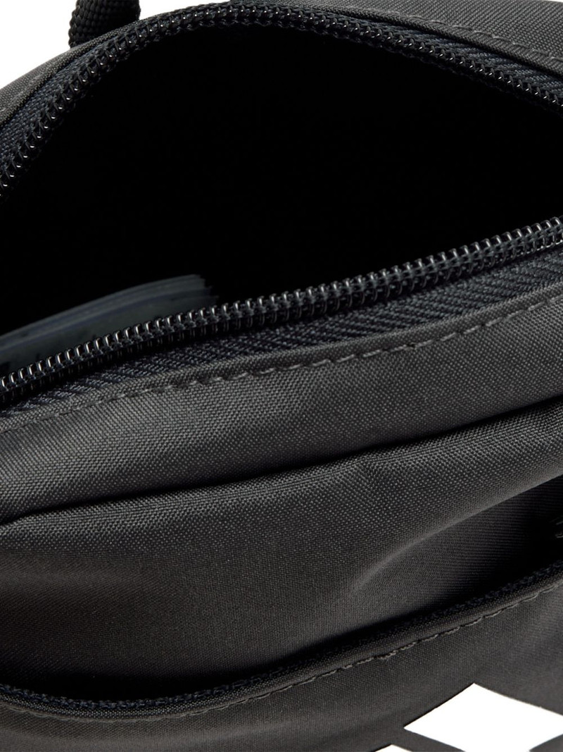 x Audi Revolut F1 Team DNA messenger bag 4