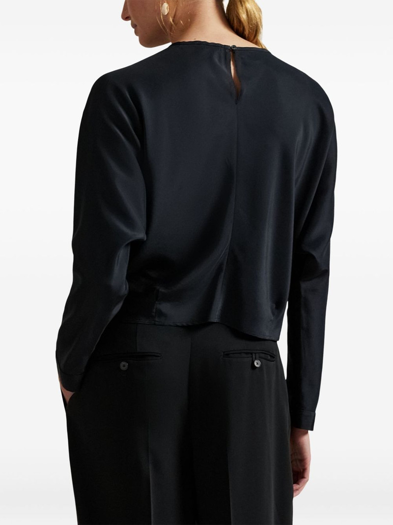 crew-neck blouse 3