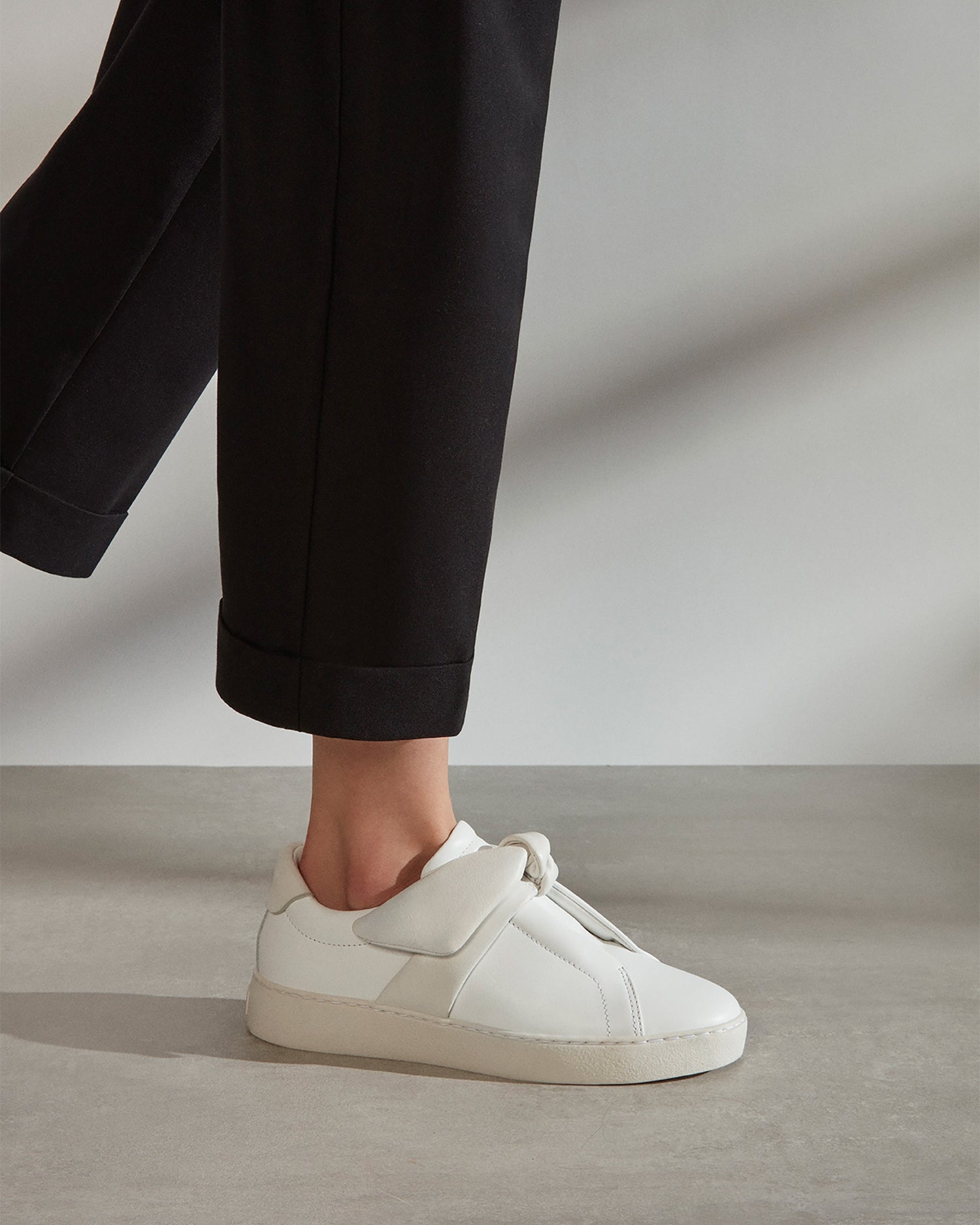 ASYMMETRIC CLARITA SNEAKER WHITE - 6