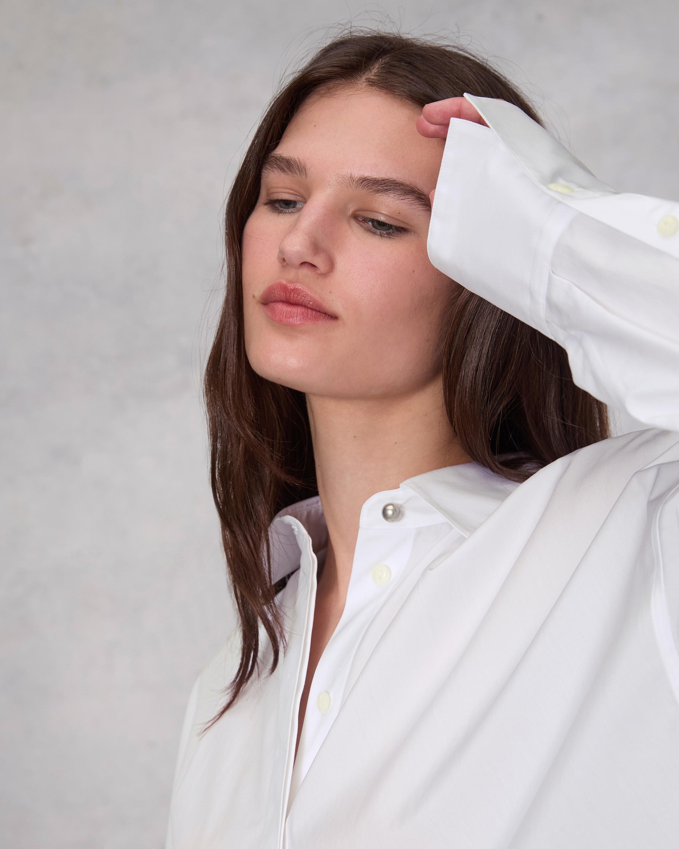 Martha Cotton Poplin Shirt
Relaxed Fit Button Down - 6