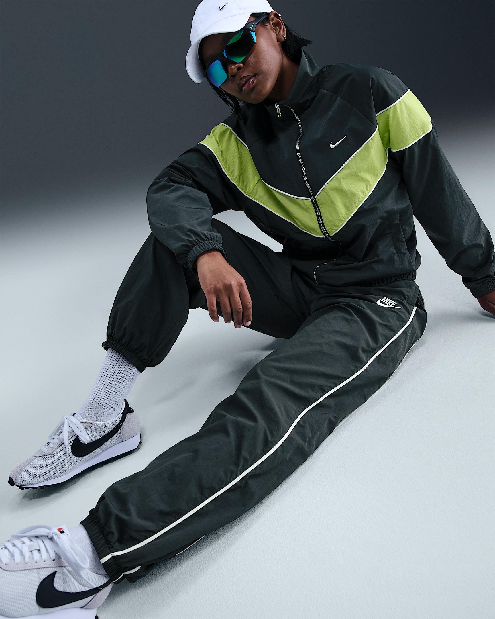 Nike Sportswear Windrunner Women's Woven Pants - 5