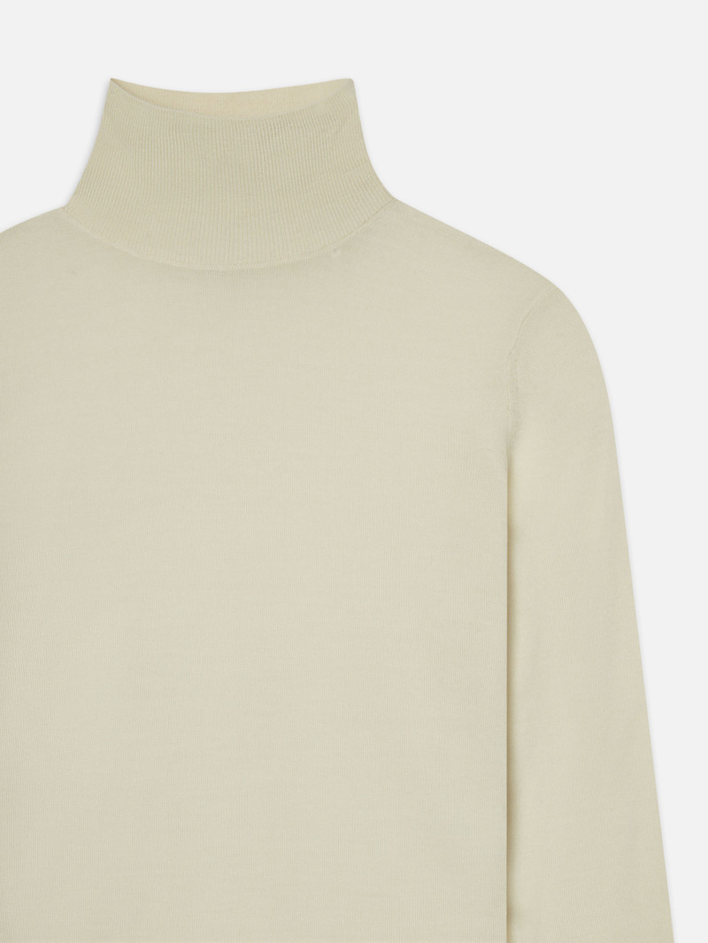 FRAME Slim Turtleneck in Cream outlook