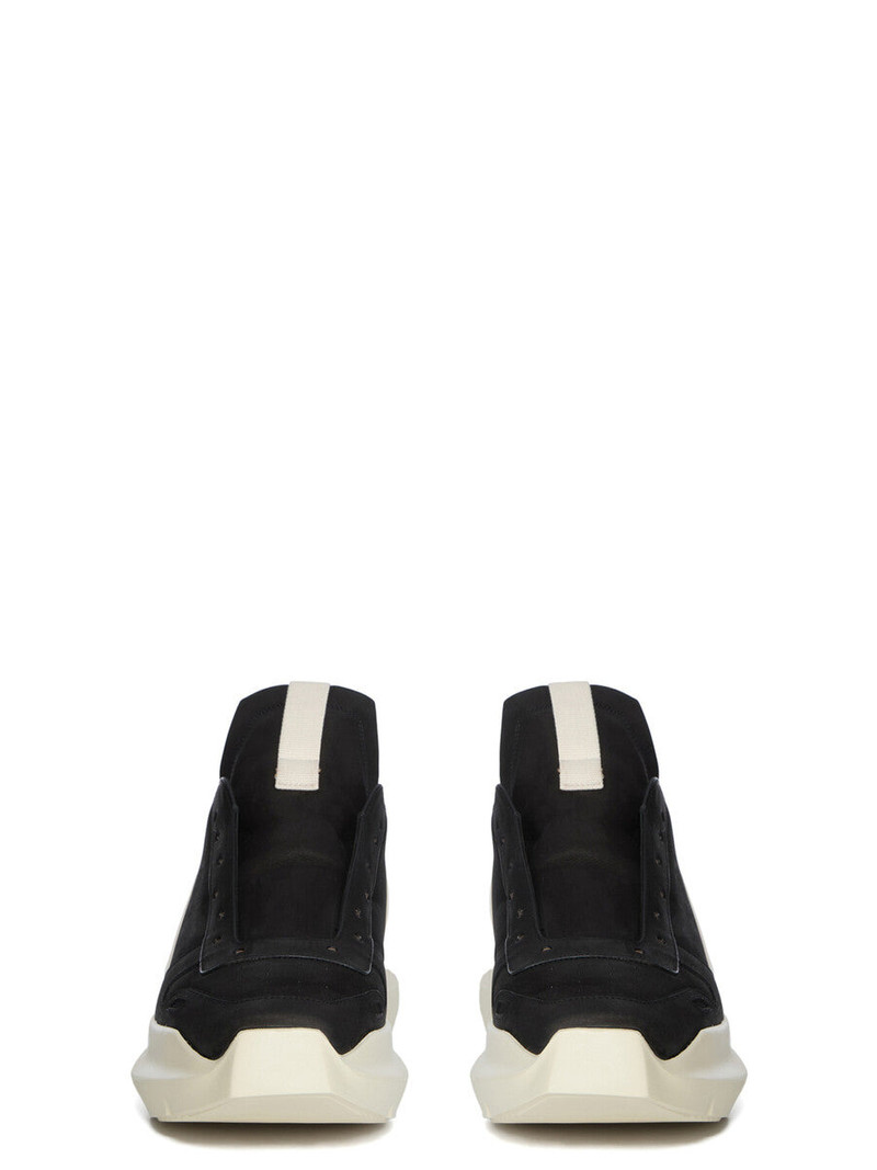 SNEAKERS 2