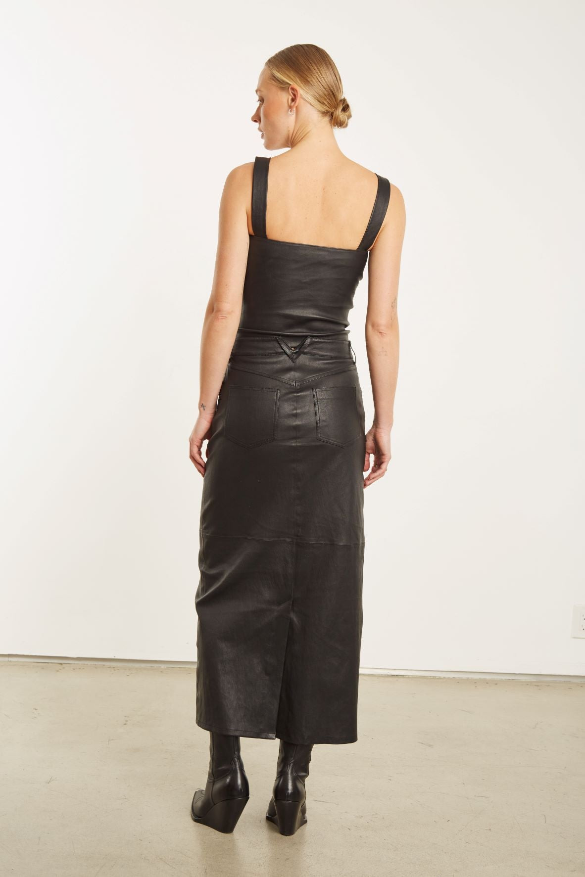 BLACK LEATHER 5 POCKET LONG SKIRT - 3