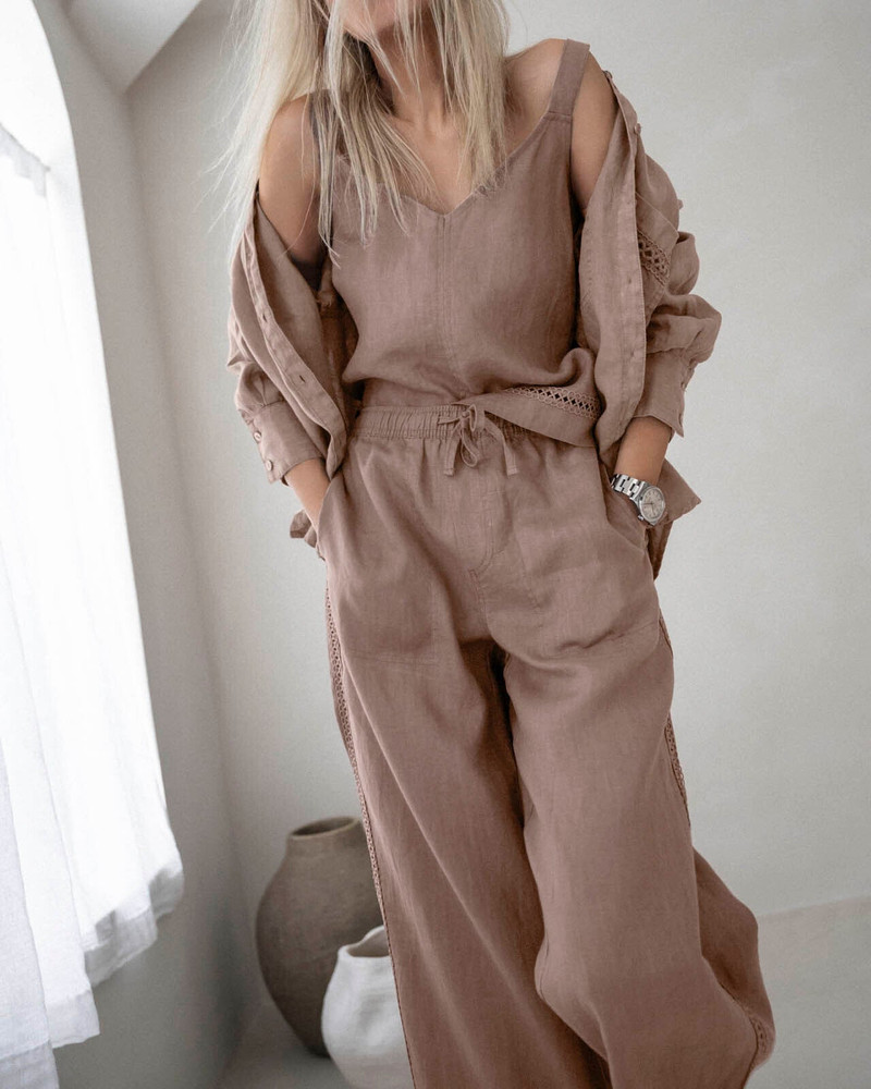 Splendid Stella Linen Trim Tank outlook